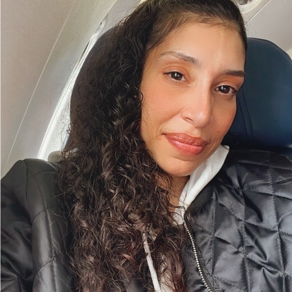 Meet your Posher, Ebony - Picture 8 of 17